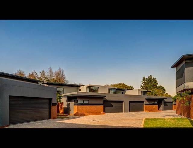 4 BEDROOM CLUSTER FOR SALE IN WATERKLOOF RIDGE